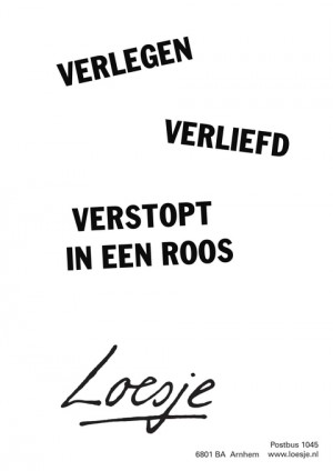 verlegen verliefd verstopt in een roos