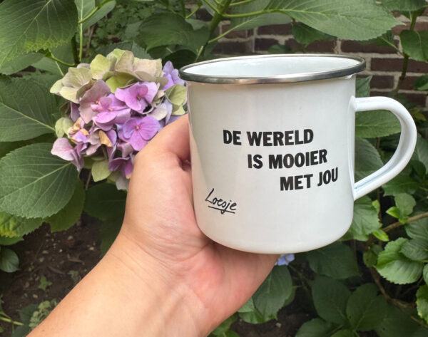 Emaille mok - De wereld is mooier met jou - Afbeelding 2