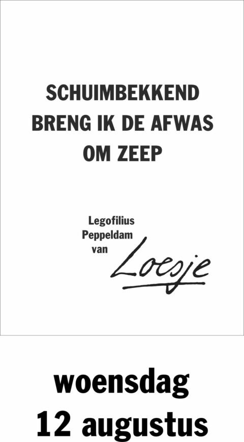 Schuimbekkend breng ik de afwas om zeep
