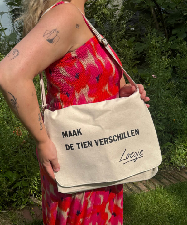 Schoudertas Loesje maak de tien verschillen