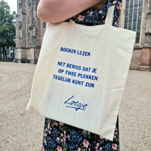 Katoenen tas Loesje - boeken lezen - het bewijs dat je op twee plekken tegelijk kunt zijn